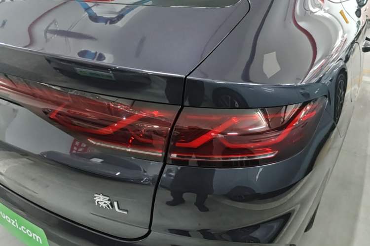 Used BYD Qin L 2024 DM-i 120KM Excellence Model Right Rear Taillight