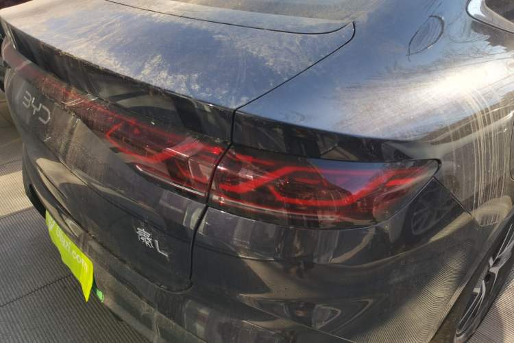 Used BYD Qin L 2024 DM-i 120KM Leading Model Right Rear Taillight