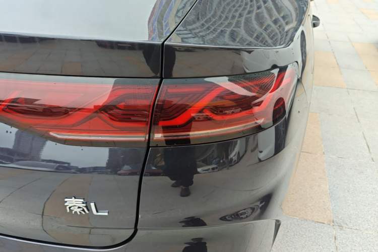 Used BYD Qin L 2024 DM-i 80KM Beyond Model Right Rear Taillight
