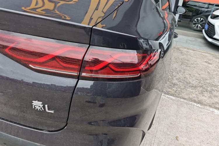Used BYD Qin L 2024 DM-i 120KM Beyond Model Right Rear Taillight