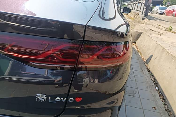Used BYD Qin L 2024 DM-i 120KM Excellence Model Right Rear Taillight