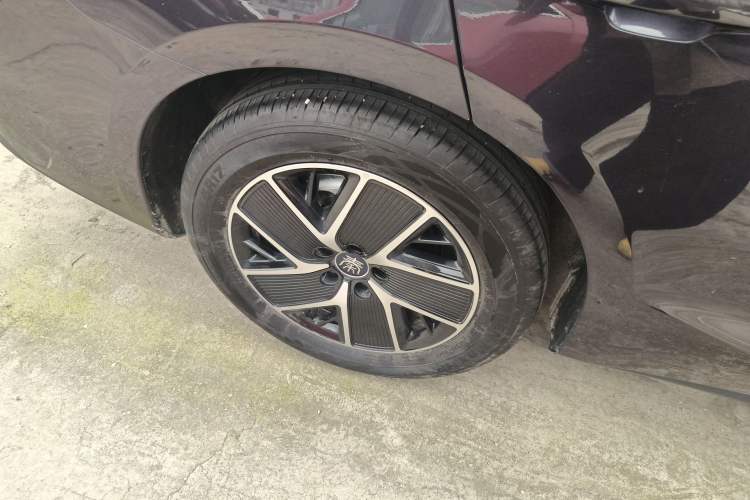 Used BYD Qin L 2024 DM-i 120KM Beyond Model Right Rear Wheel Hub