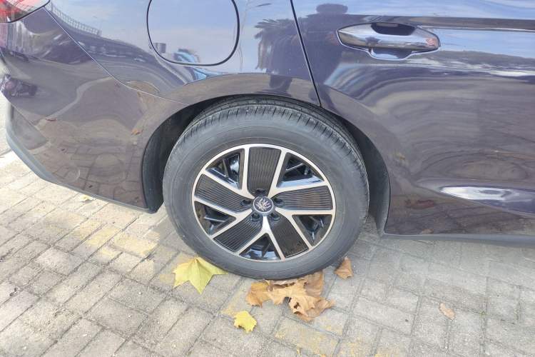 Used BYD Qin L 2024 DM-i 80KM Beyond Model Right Rear Wheel Hub