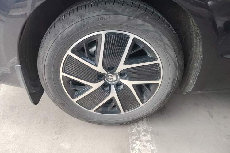 Used BYD Qin L 2024 DM-i 80KM Beyond Model Right Rear Wheel Hub