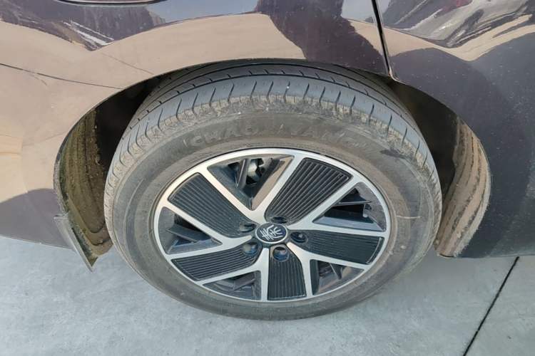 Used BYD Qin L 2024 DM-i 120KM Leading Model Right Rear Wheel Hub
