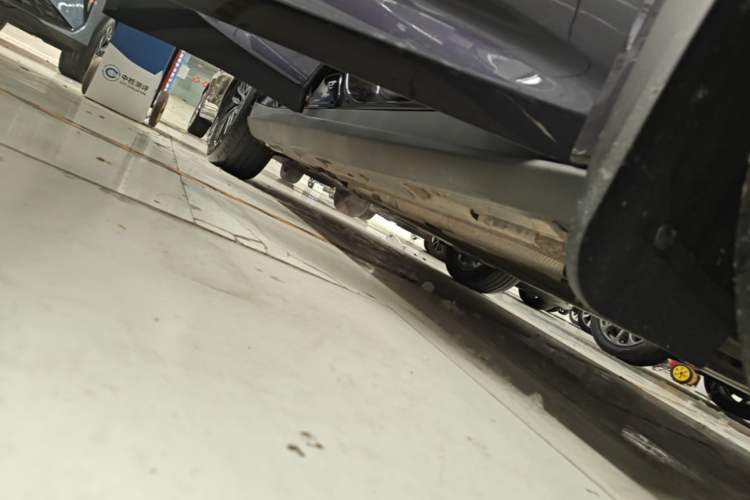 Used BYD Qin L 2024 DM-i 120KM Excellence Model Right Side Sill