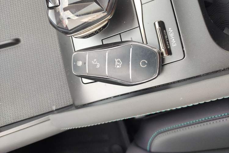 Used BYD Qin L 2024 DM-i 80KM Beyond Model Vehicle Key