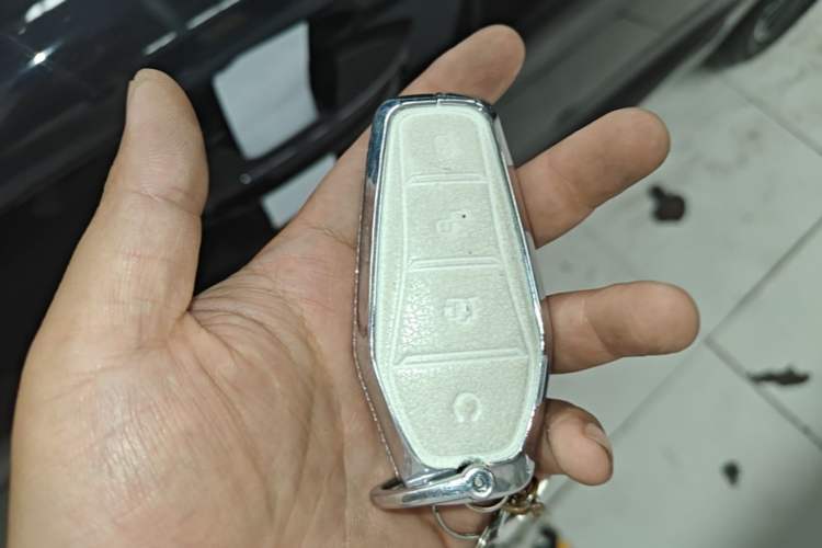 Used BYD Qin L 2024 DM-i 120KM Excellence Model Vehicle Key