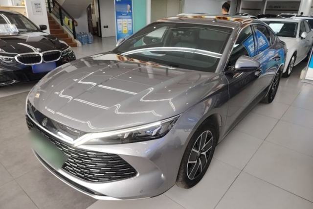 Ojetý BYD Qin L 2024 DM-i 120KM Leading Model