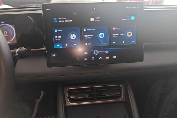 Used BYD Qin L 2024 DM-i 120KM Leading Model Audio And AC Panel