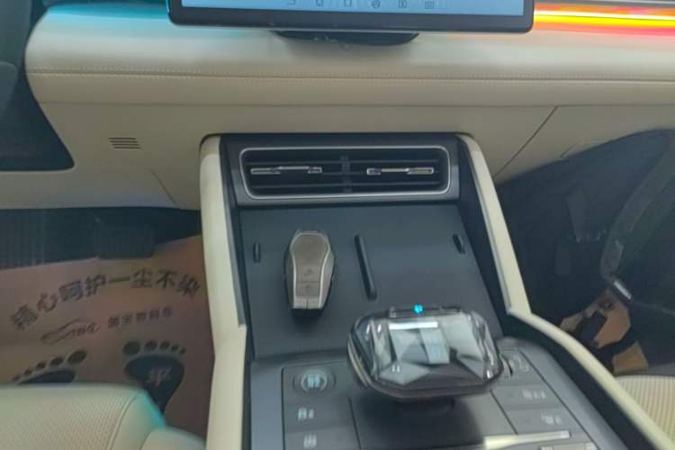 Used BYD Qin L 2024 DM-i 80KM Beyond Model Audio And AC Panel