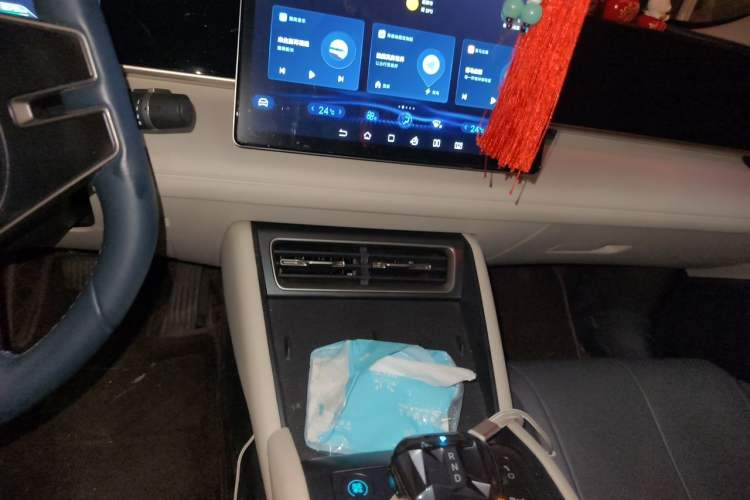 Used BYD Qin L 2024 DM-i 120KM Leading Model Audio And AC Panel