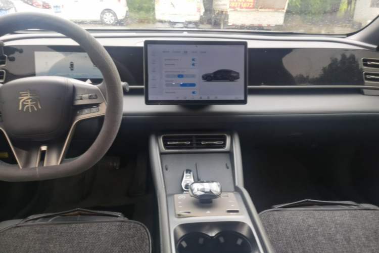 Used BYD Qin L 2024 DM-i 80KM Beyond Model Audio And AC Panel