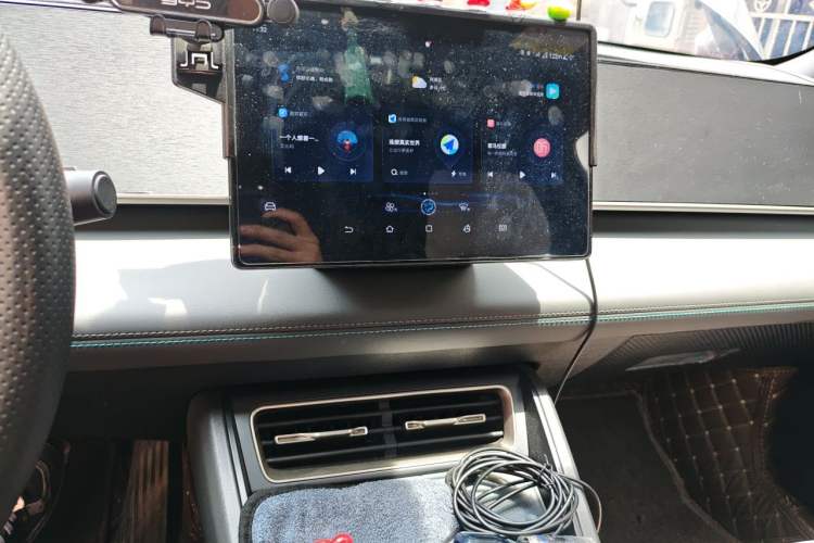Used BYD Qin L 2024 DM-i 80KM Leading Model Audio And AC Panel