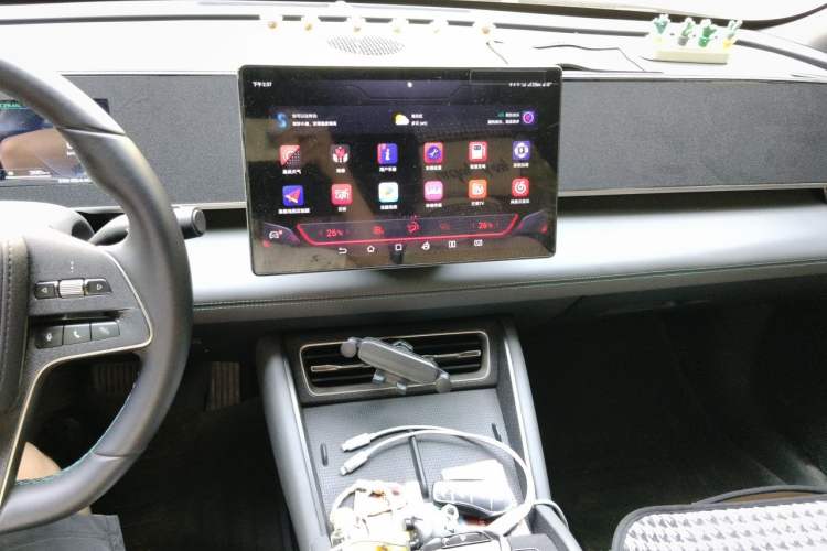 Used BYD Qin L 2024 DM-i 120KM Leading Model Audio And AC Panel