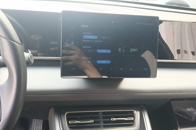 Used BYD Qin L 2024 DM-i 80KM Leading Model Audio And AC Panel