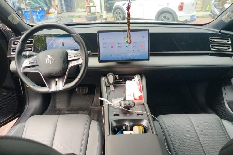 Used BYD Qin L 2024 DM-i 80KM Beyond Model Center Console