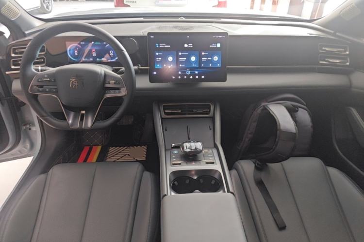 Used BYD Qin L 2024 DM-i 120KM Leading Model Center Console