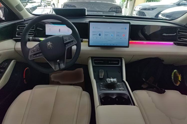 Used BYD Qin L 2024 DM-i 80KM Beyond Model Center Console
