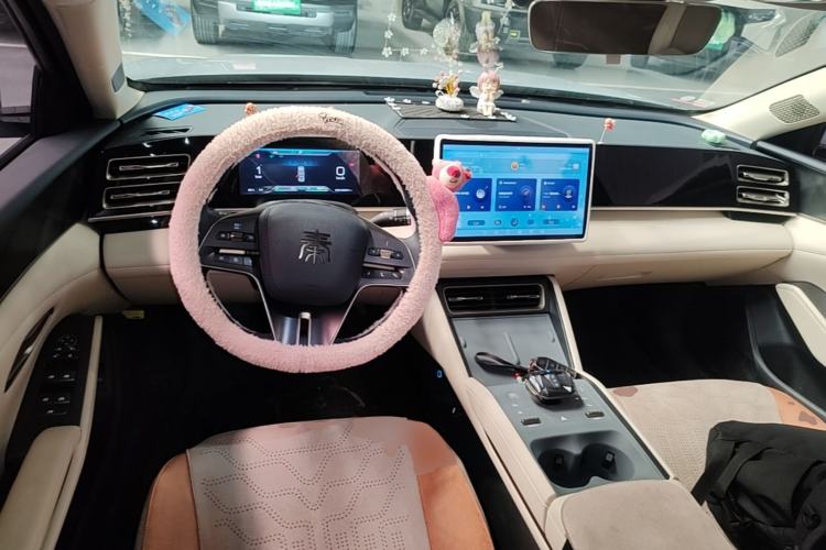 Used BYD Qin L 2024 DM-i 80KM Beyond Model Center Console