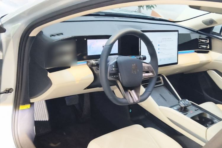 Used BYD Qin L 2024 DM-i 120KM Excellence Model Center Console