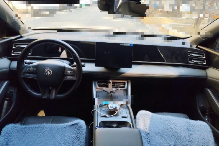 Used BYD Qin L 2024 DM-i 80KM Leading Model Center Console