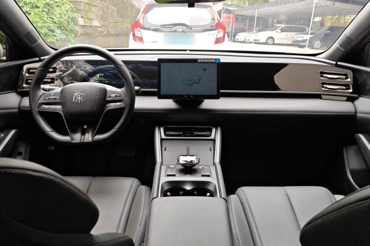 Used BYD Qin L 2024 DM-i 80KM Leading Model Center Console