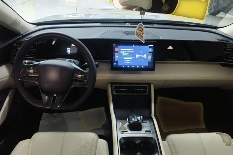 Used BYD Qin L 2024 DM-i 80KM Leading Model Center Console