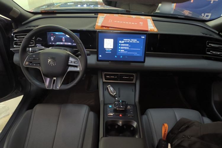 Used BYD Qin L 2024 DM-i 120KM Leading Model Center Console