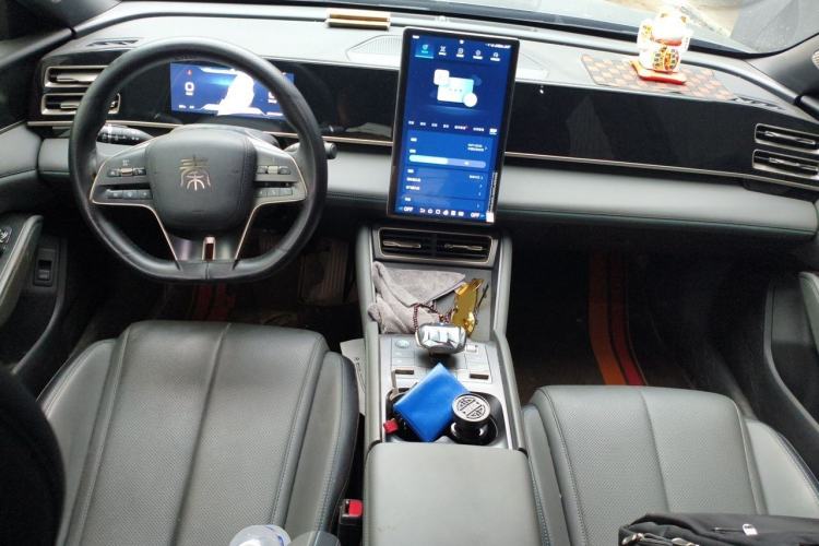 Used BYD Qin L 2024 DM-i 120KM Leading Model Center Console