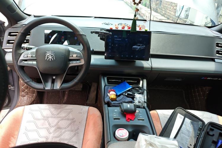 Used BYD Qin L 2024 DM-i 80KM Leading Model Center Console