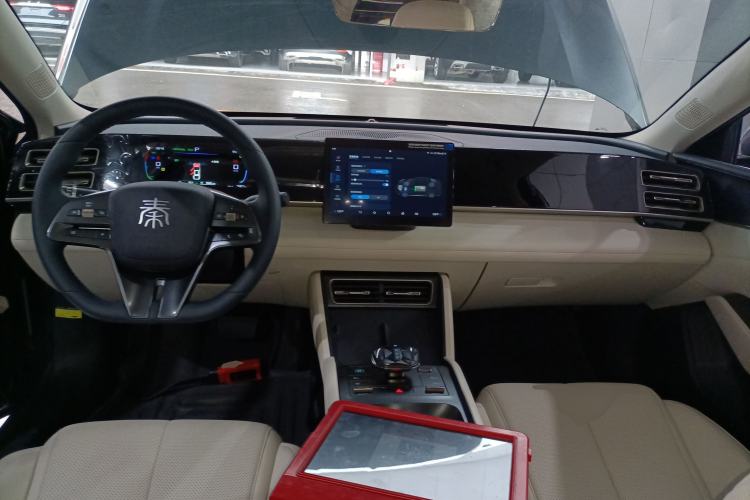 Used BYD Qin L 2024 DM-i 80KM Leading Model Center Console