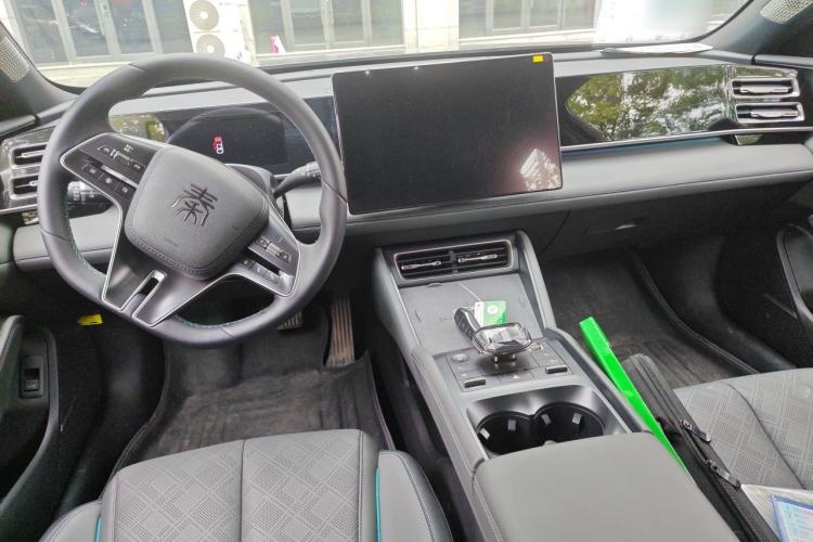 Used BYD Qin L 2024 DM-i 120KM Excellence Model Center Console