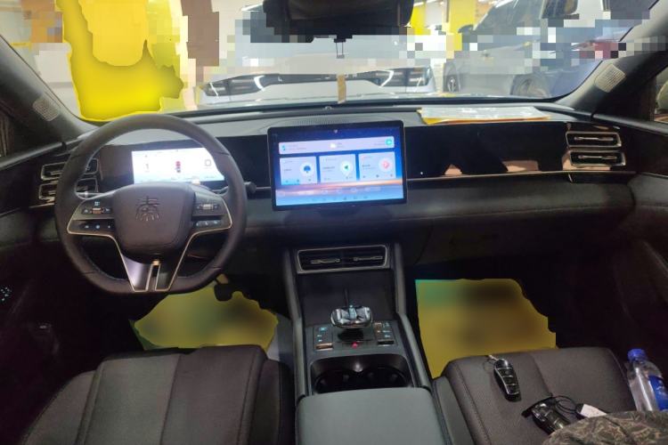 Used BYD Qin L 2024 DM-i 120KM Leading Model Center Console