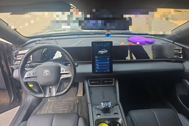 Used BYD Qin L 2024 DM-i 80KM Leading Model Center Console