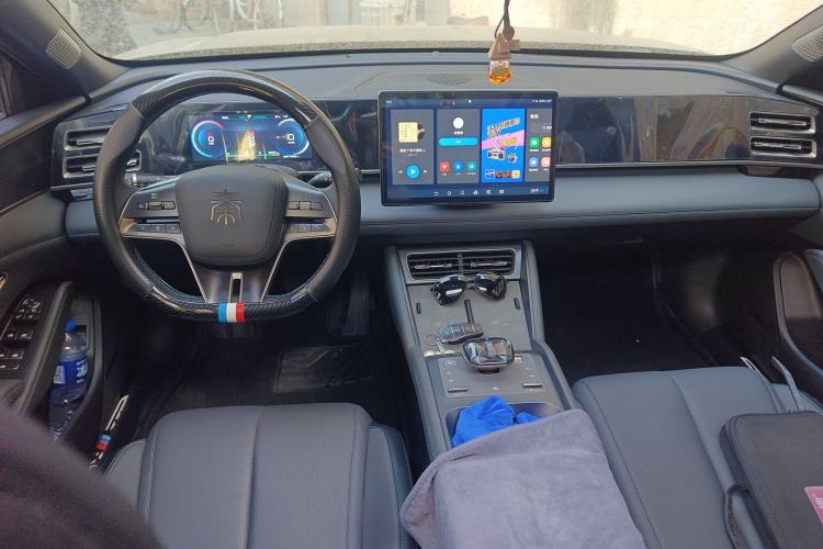 Used BYD Qin L 2024 DM-i 120KM Leading Model Center Console