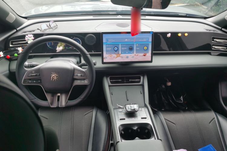 Used BYD Qin L 2024 DM-i 120KM Beyond Model Center Console