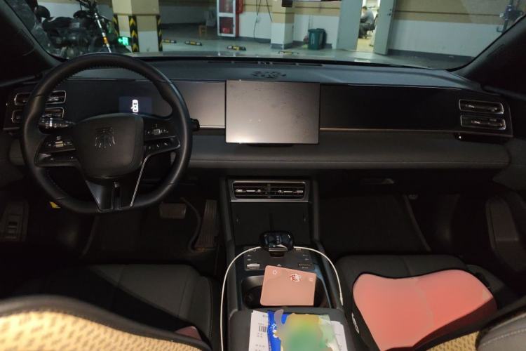 Used BYD Qin L 2024 DM-i 80KM Leading Model Center Console