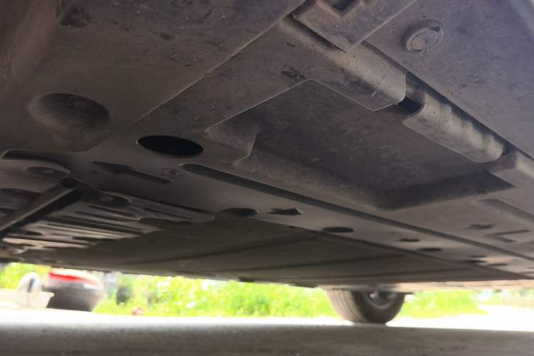 Used BYD Qin L 2024 DM-i 120KM Leading Model Chassis Front Left