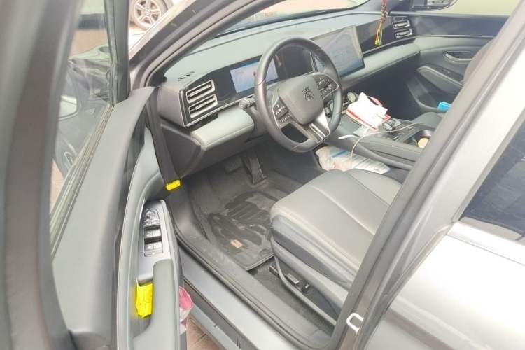 Used BYD Qin L 2024 DM-i 80KM Beyond Model Driver Seat