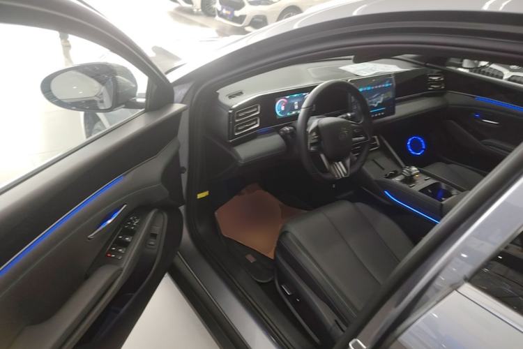Used BYD Qin L 2024 DM-i 120KM Leading Model Driver Seat