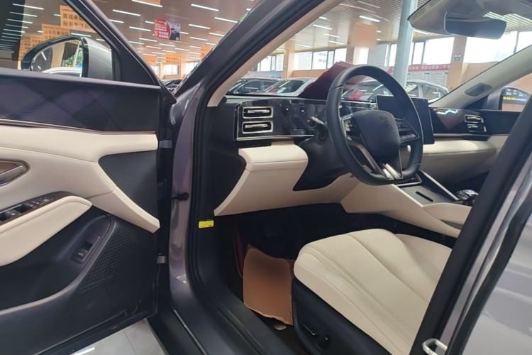 Used BYD Qin L 2024 DM-i 80KM Beyond Model Driver Seat