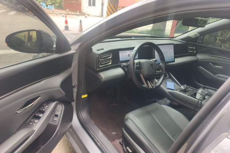 Used BYD Qin L 2024 DM-i 120KM Leading Model Driver Seat