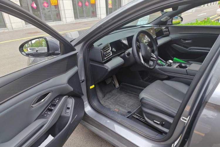 Used BYD Qin L 2024 DM-i 120KM Excellence Model Driver Seat