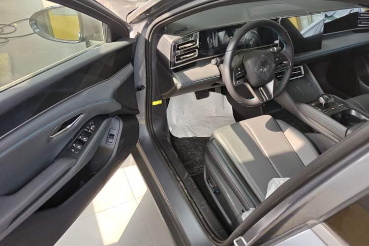 Used BYD Qin L 2024 DM-i 120KM Leading Model Driver Seat