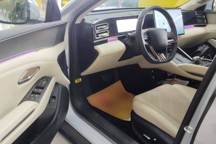 Used BYD Qin L 2024 DM-i 120KM Excellence Model Driver Seat
