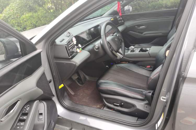 Used BYD Qin L 2024 DM-i 120KM Beyond Model Driver Seat