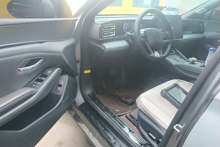 Used BYD Qin L 2024 DM-i 120KM Excellence Model Driver Seat