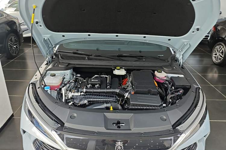 Used BYD Qin L 2024 DM-i 120KM Leading Model Engine Bay