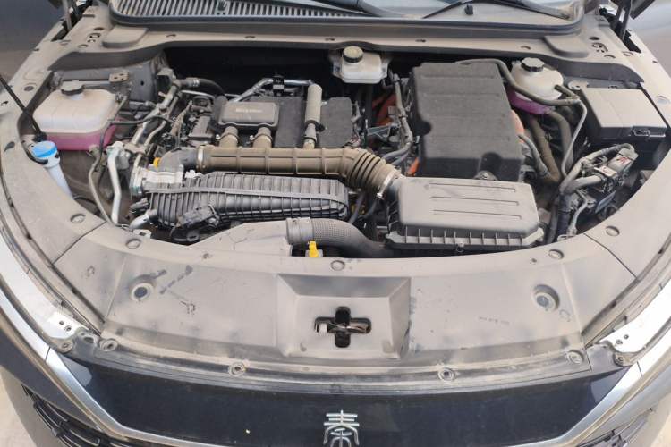 Used BYD Qin L 2024 DM-i 120KM Leading Model Engine Bay